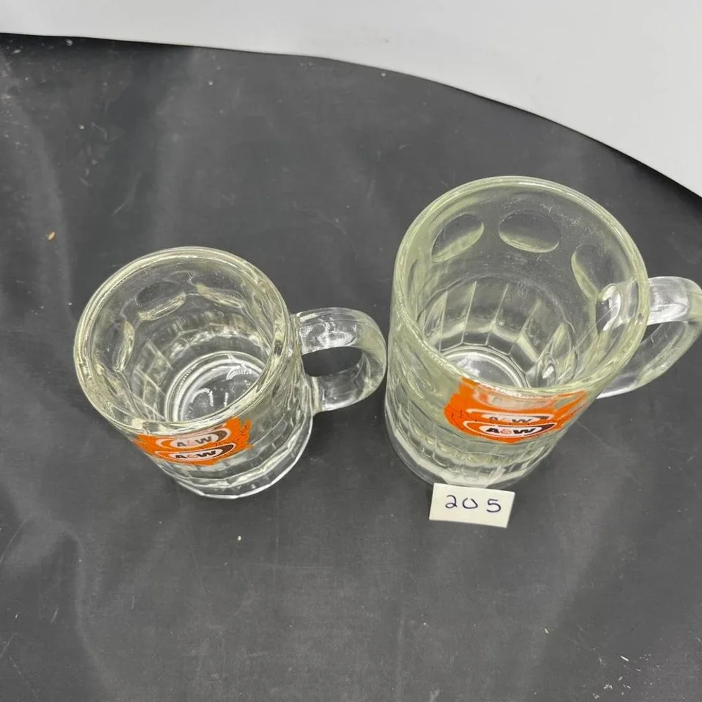 Lot of‎ 2 Vintage A & W Root beer Mugs 4.25" & 5.75" - Picture 2 of 7